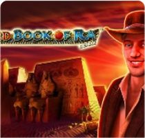 Улыбающийся мужчина с правой стороны -графика игры Book of Ra Magic на официальном сайте Плей Фортуна
